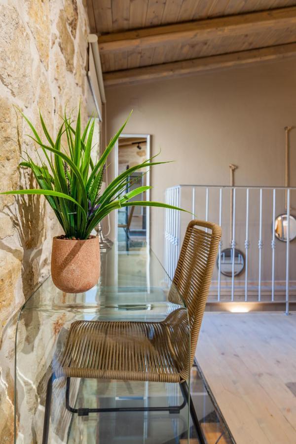 Evangelia Casa, Comfy Stay, Centrally, With Views! كاندية المظهر الخارجي الصورة